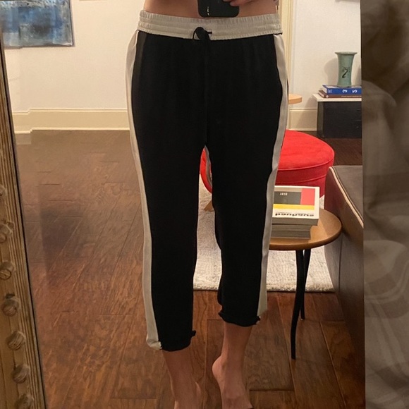 Pants... never worn. Great condition - Picture 3 of 3